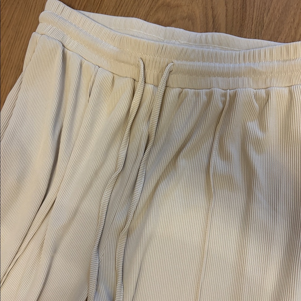 Amazon Cream Ribbed Set - Picture 4 of 5